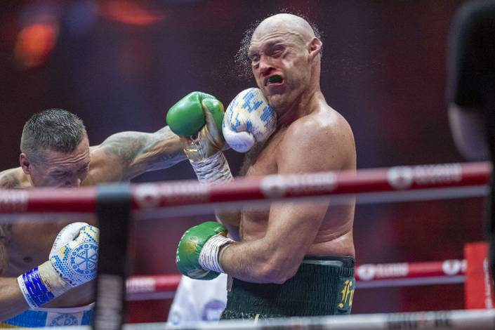 Usyk vs. Fury fight in photos