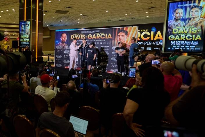 Garcia und Davis treffen in Las Vegas ein