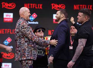 Экс-промоутер Усика оценил шансы Махмудова в бою с Фьюри