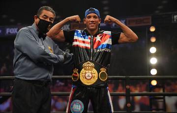 Morrell knocks out Casares in first, defends WBA title