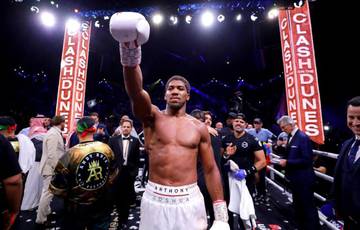 Joshua shows middle finger to Fury's fans (video)
