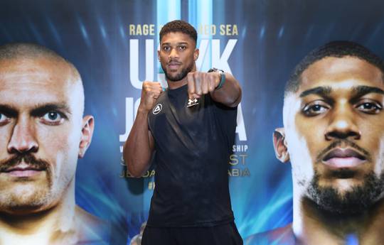Joshua: If Usyk wasn't left-handed, I would have knocked him out in the first fight