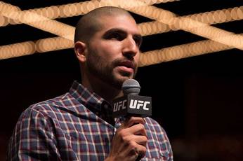 Helwani: "Het gevecht Makhachev-Chandler staat niet in de plannen van de UFC".