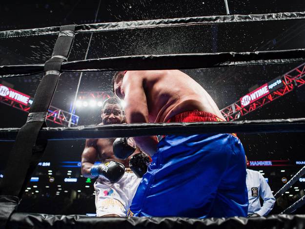 Ortiz beats Hammer on points (photo)