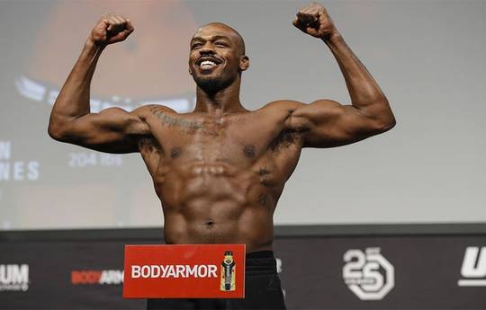 Чемпион UFC может сменить дивизион
