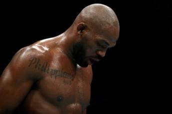 Cormier não descarta que Aspinall possa nocautear Jones