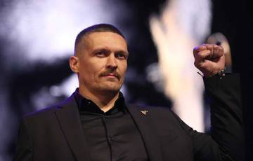 "That's what happens in training camp." Usyk commented on Fury's injury