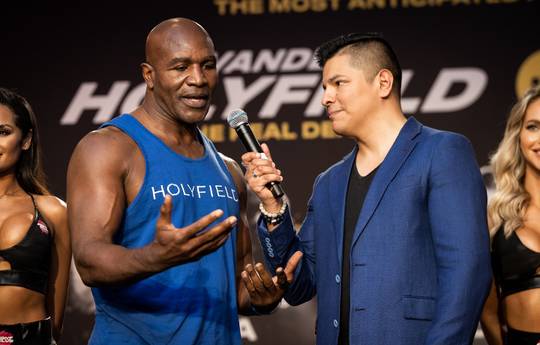 Holyfield and Belfort went to the weigh-in