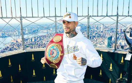 Wie man Teofimo Lopez gegen Arnold Barboza Jr. sieht - Live Stream & TV-Kanäle