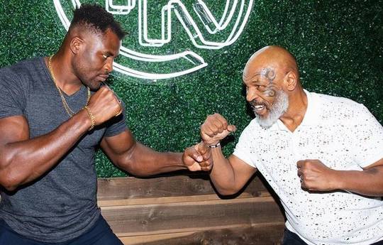 De legendarische Tyson zei of Ngannou zijn boksstijl had overgenomen