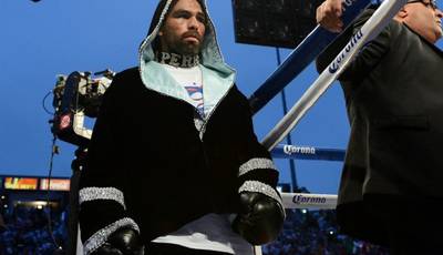 Angulo defeats Quillin on points