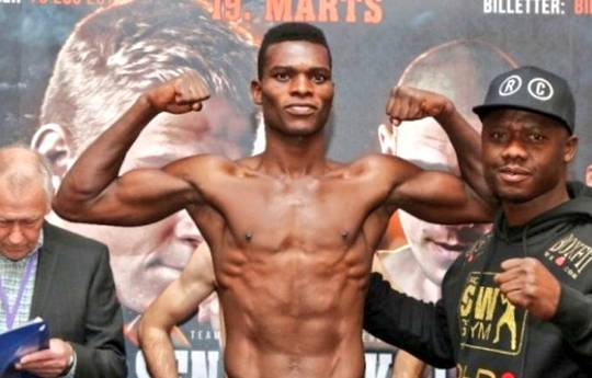 Commey destroys Chaniev in two rounds