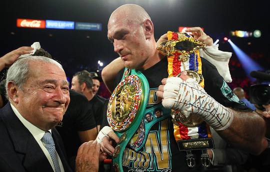 Arum does not believe in the duel of Fury and Usyk in the spring