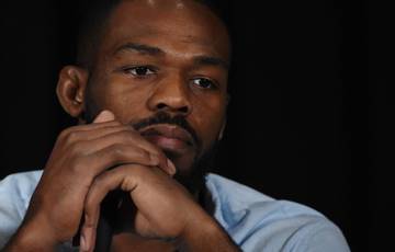 Джонс: «Я был бы рад выступить на UFC 230, но нужно быть терпеливым»