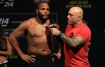 Cormier: Volkov is a good fighter, but it's easy to transfer him to the ground