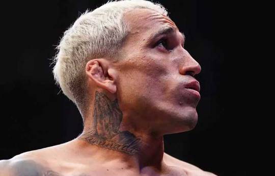 Оливейру едва не парализовало в бою с Холлоуэем