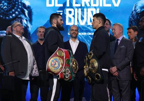 Alineación completa de las parejas Beterbiev-Bivol de la noche