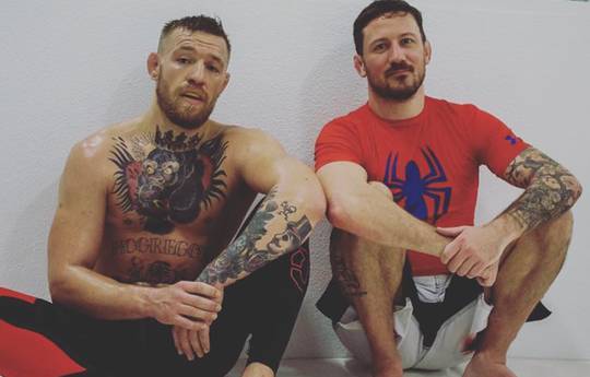 McGregor's trainer: "Als Conor deze zaterdag een gevecht aangeboden zou krijgen, zou hij het aannemen"