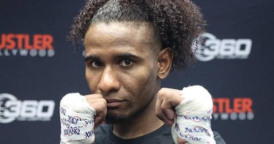 Elijah Pierce vs Lorenzo Parra - Betting Odds, Prediction