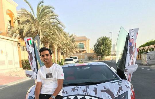 Mayweather trifft Blogger aus Dubai