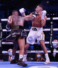 Benn knocks Algieri out in the fourth