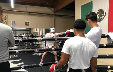 Saul Alvarez shows his sparring with Oscar Valdez (video)