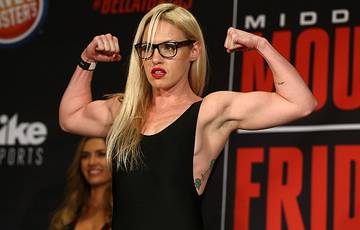 Hardy wants equal purses for women and men in boxing
