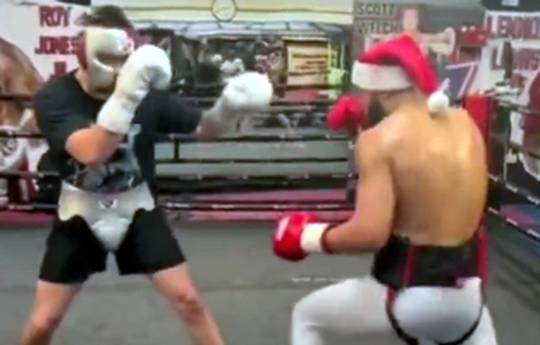 Chris Eubank Jr tuvo un sparring "navideño" (vídeo)