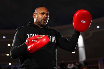 Jones does not see any boxers who could beat Usyk at the moment