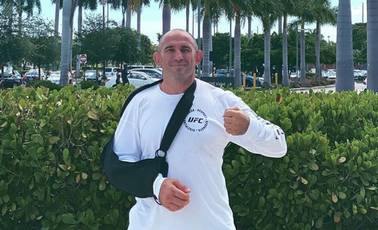 Oleynik undergoes arm surgery