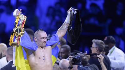 Michael Hunter predice que Usyk se retirará pronto del boxeo