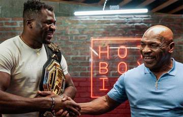 Ngannou sprak over harde training onder leiding van de legendarische Tyson