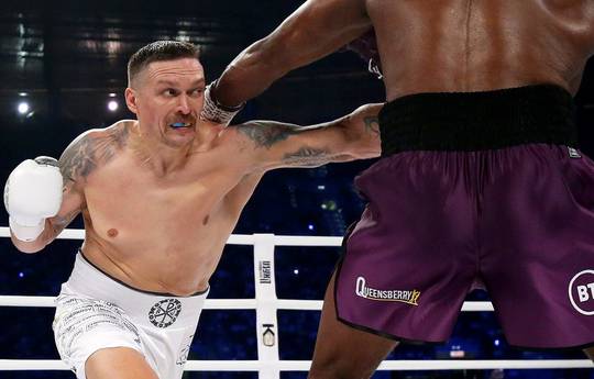 Usyk beat Dubois ahead of schedule and defended his championship belts