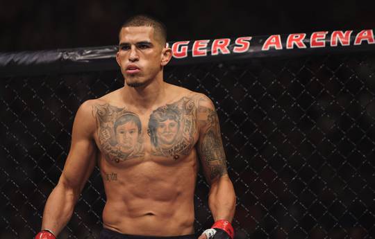 Pettis: The fight with Iaquinta showed Nurmagomedov's weak points