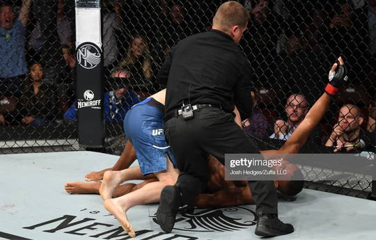 Gaethje knocked out Barbosa in the first round (video)