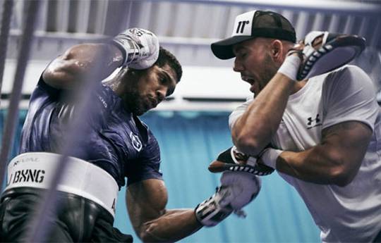 Joshua nombra nuevo entrenador