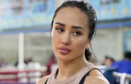 What time is Gulsum Tatar vs Milana Safronova tonight? Ringwalks, schedule, streaming links