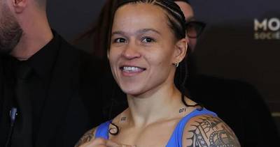 What time is Beatriz Ferreira vs Licia Boudersa tonight? Ringwalks, schedule, streaming links