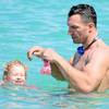 Wladimir Klitschko demonstrates the perfect shape on vacation with his daughter 6