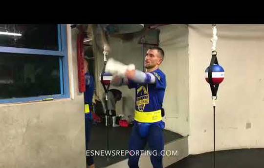 Lomachenko works on a speedbag and rides a bike at 5 a.m. (video)