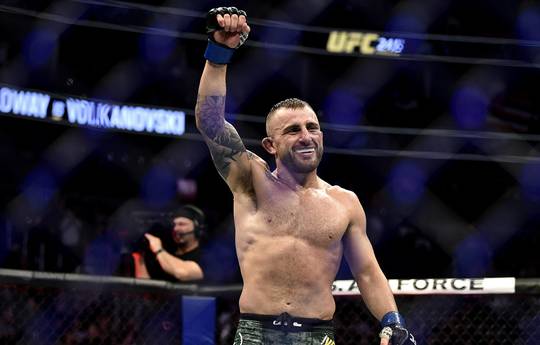 Volkanovski predijo la pelea Burns-Chimaev