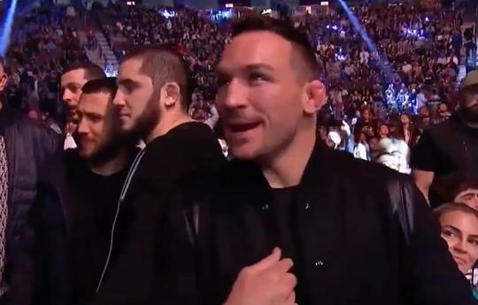 Lomachenko fue fotografiado en UFC 285 con un amigo de Kadyrov