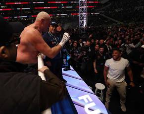 Lennox Lewis Backs Anthony Joshua After Tyson Fury Callout: Why a Fight Is Premature