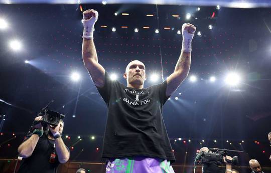 Джерело: Усик підписав контракт на бій з легендарним кікбоксером