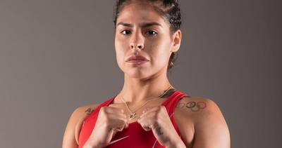 What time is Marlen Esparza vs Arely Mucino tonight? Ringwalks, schedule, streaming links