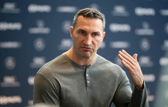 Klitschko gave his award to Ukrainian orphans