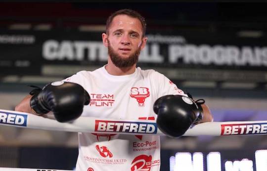 Hoe laat is Jimmy Joe Flint vs Haithem Laamouz vanavond? Ringwalks, schema, streaminglinks