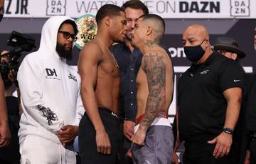 Haney and Diaz make weight