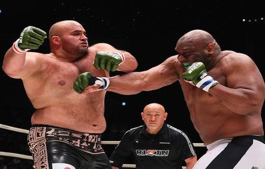 Fight of fat men in MMA became a hit of the Internet