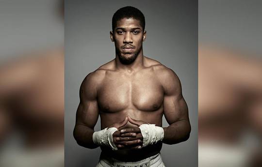 Logan Paul's Eyes Tell A Story Before Jake Paul's Big Fight: "Never Seen Him Like This"